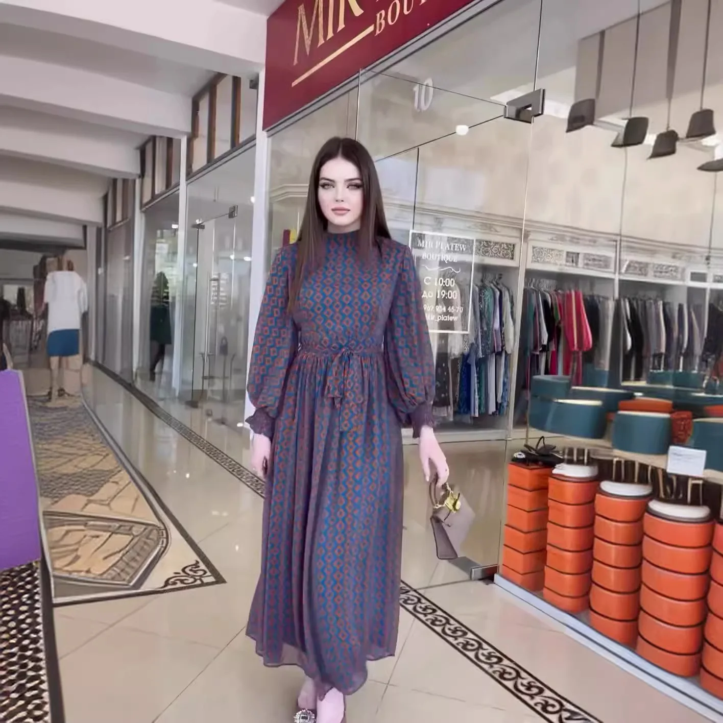 おしゃれなプリントシフォンドレス、レースアップウエスト調整、長袖フェアリースカートスタイル、春夏通勤ドレス