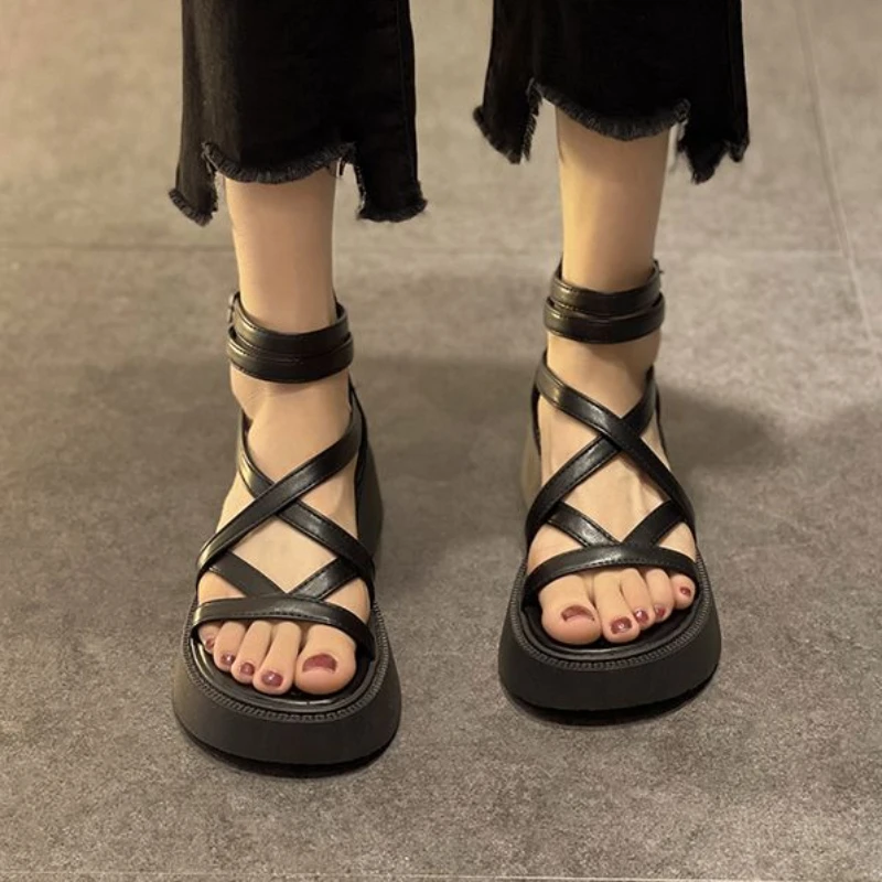 Thick Heel Women Sandals Women\'s New Hollow Open Toe Shoes Fashion Casual Sandals Female Designer Flat Roman Shoes Summer 2024