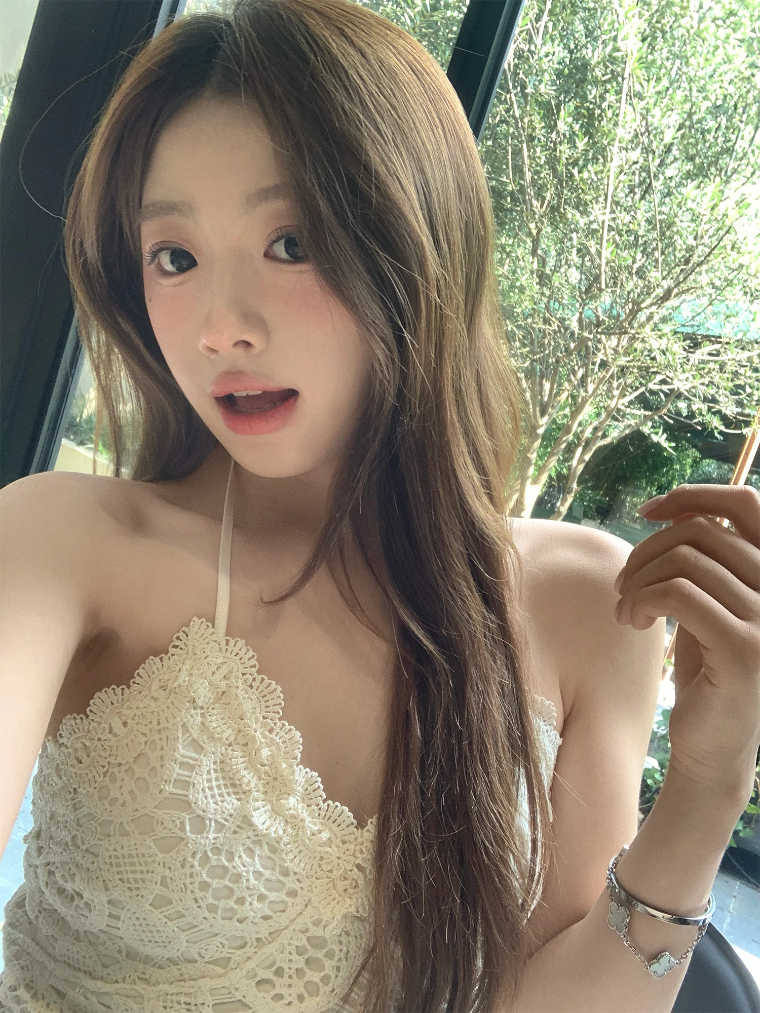 

OKJJ Женская майка с кружевной отделкой, новая весенняя коллекция, облегающая, для повседневной носки, из смесового хлопка и полиэстера