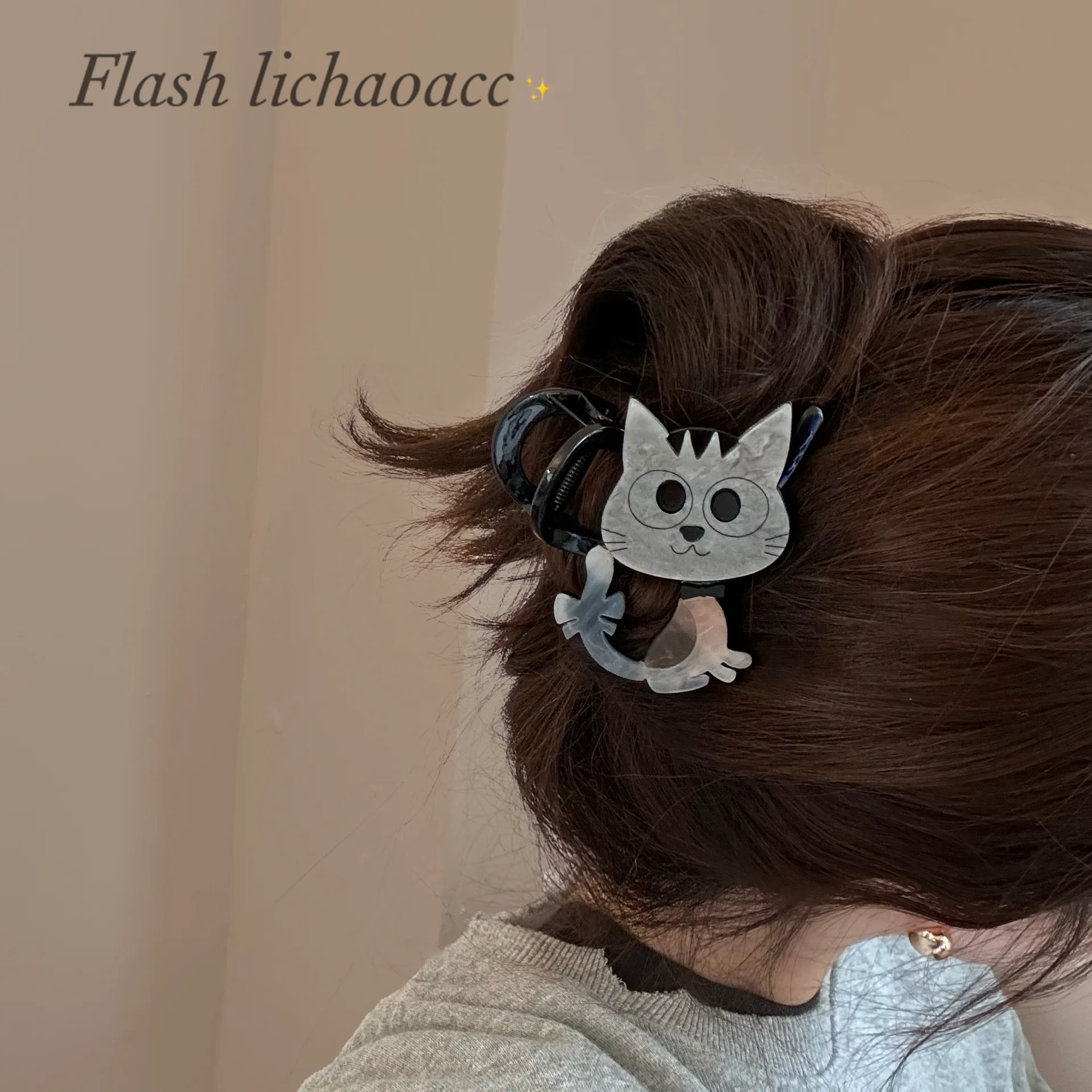 Cute and Cute Cat Catching Cartoon Hairpin Female Korean Back of Head Half Tie Hairpin Medium Shark Clip Headpiece