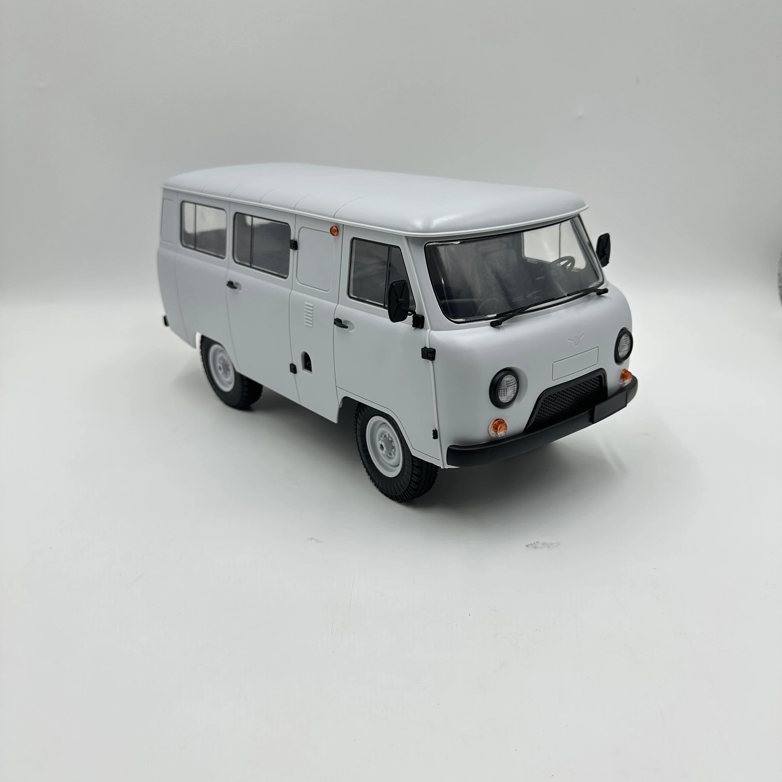 WPL YA3-452 Буханка UAZ-452 C-104 Remote Control Off Road Bread Van Small Leather Car 2.4G Full Scale 4WD Drive Truck Model Toy
