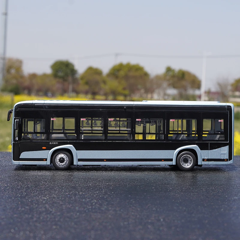 

1:38 Оригинальная модель шины Xiamen Jinlong Smart City Light 5G, сетевая шина XMQ6105G, модель из сплава