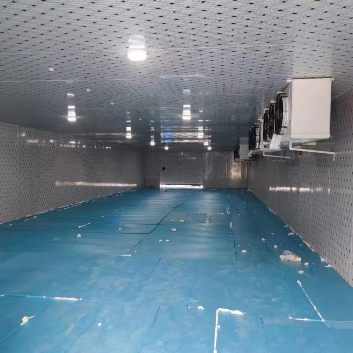 ห้องเย็นในเชิงพาณิชย์ ห้องเย็นและห้องแช่แข็ง เดินในห้องเย็นในเครื่องทําความเย็น