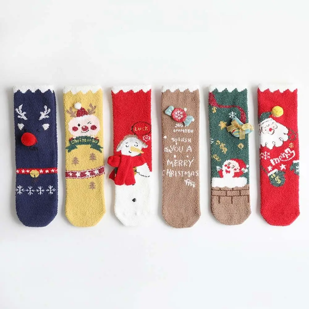 Calcetines informales de Navidad con dibujos de alces y Papá Noel para mujer, medias antideslizantes de terciopelo Coral con muñeco de nieve para invierno