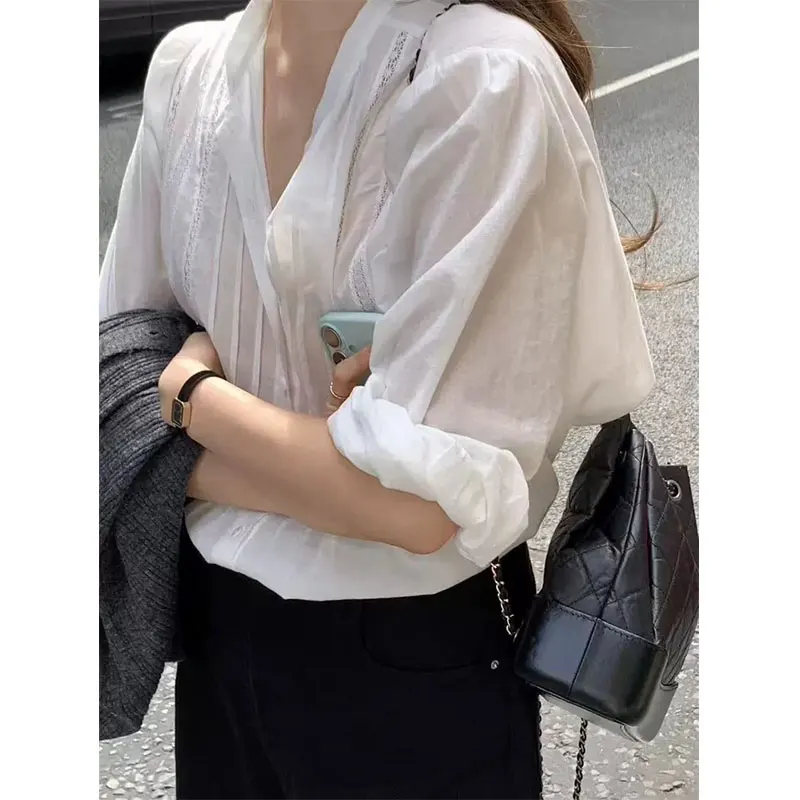 

Нежная омолаживающая женская блузка с круглым вырезом, кружевными вставками, свободного кроя, с эффектом похудения, с длинными рукавами, дышащая, комфортная, повседневная, в стиле Dongda Gate.