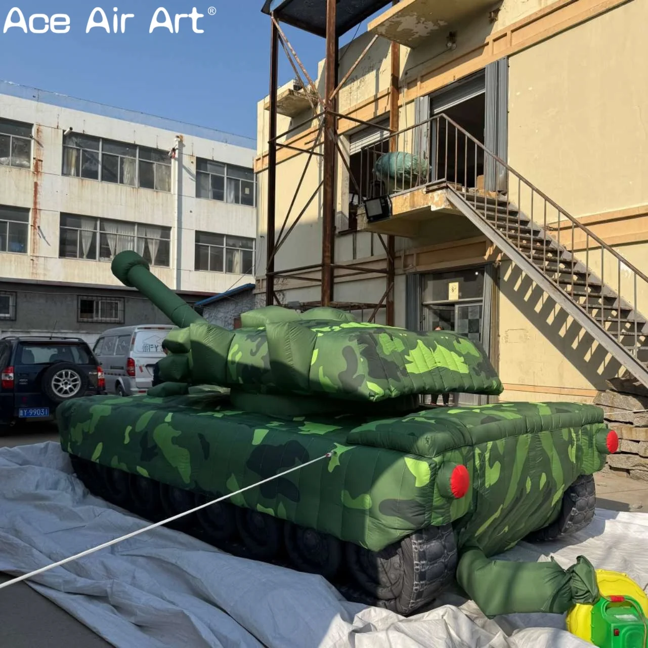 Gigantisch opblaasbaar tankwagenmodel voor buiten CS Battle Game Opblaasbare militaire auto Feestdecoratie en reclame Display Prop