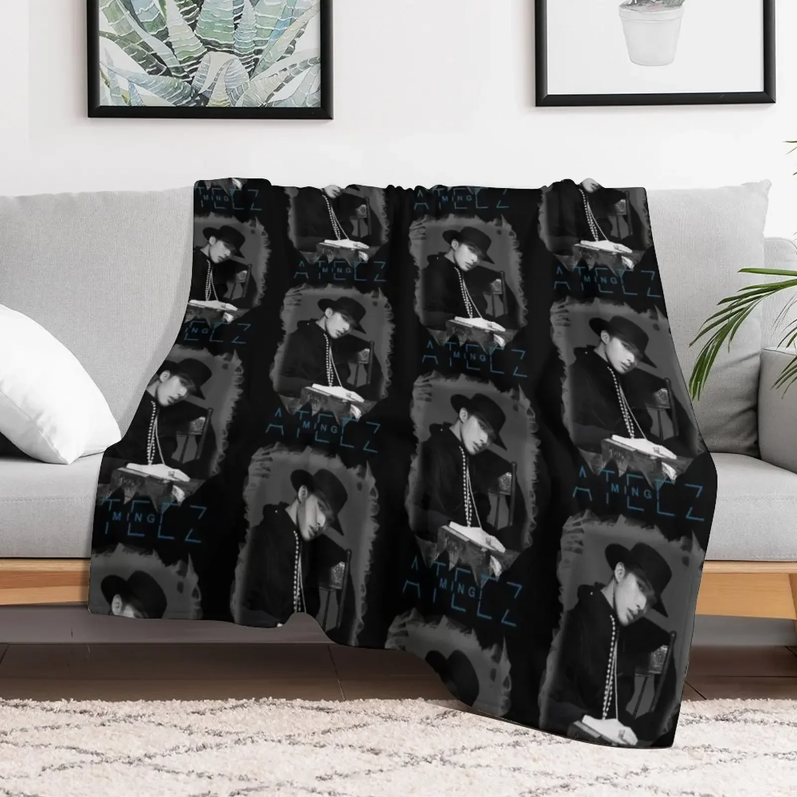 

Ateez - Mingi Throw Blanket Decorative Sofa halloween Blankets