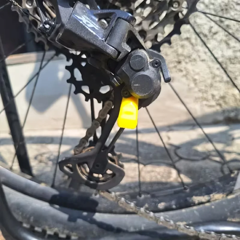 1pc Bike Rear Derailleur Lock Pin Tool Chain Holding Stopper Wheel Removal Maintenance Derailleur Fix Clip Repair Accessory