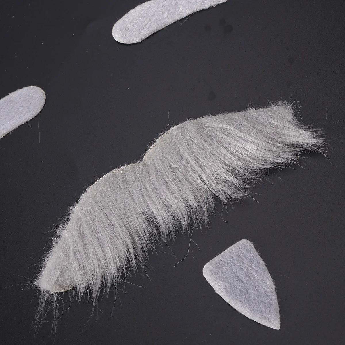 Puntelli autoadesivi dei capelli dei baffi della barba delle sopracciglia per la decorazione della festa del Costume della maschera di natale (grigio)