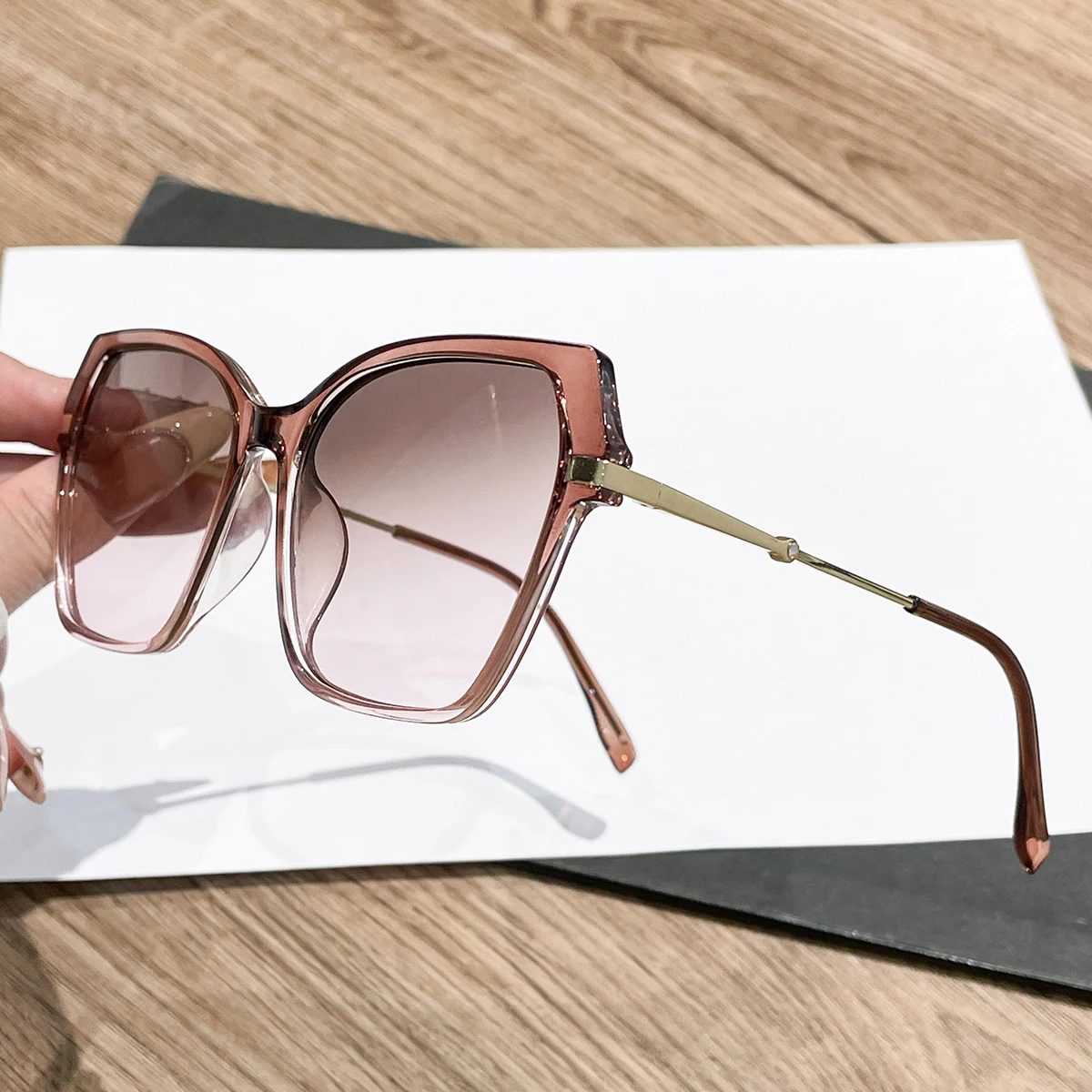 1Pc Women's Fashion Glasses New High-Quality Large Frame Square Leopard Print Retro Sunglasses Street Style Trendy Daily Outing image 4