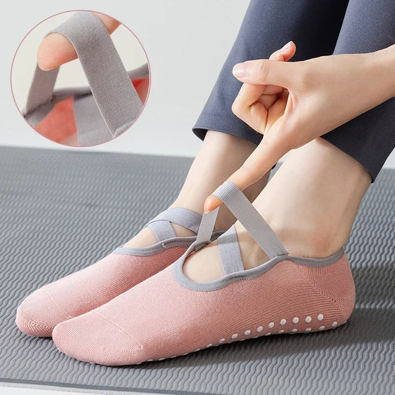 1Pair Professional Women Yoga Socks Silicone Non slip Ballet Pilates Socks Gym Sports Socks Backless Breathable Bandage Dance