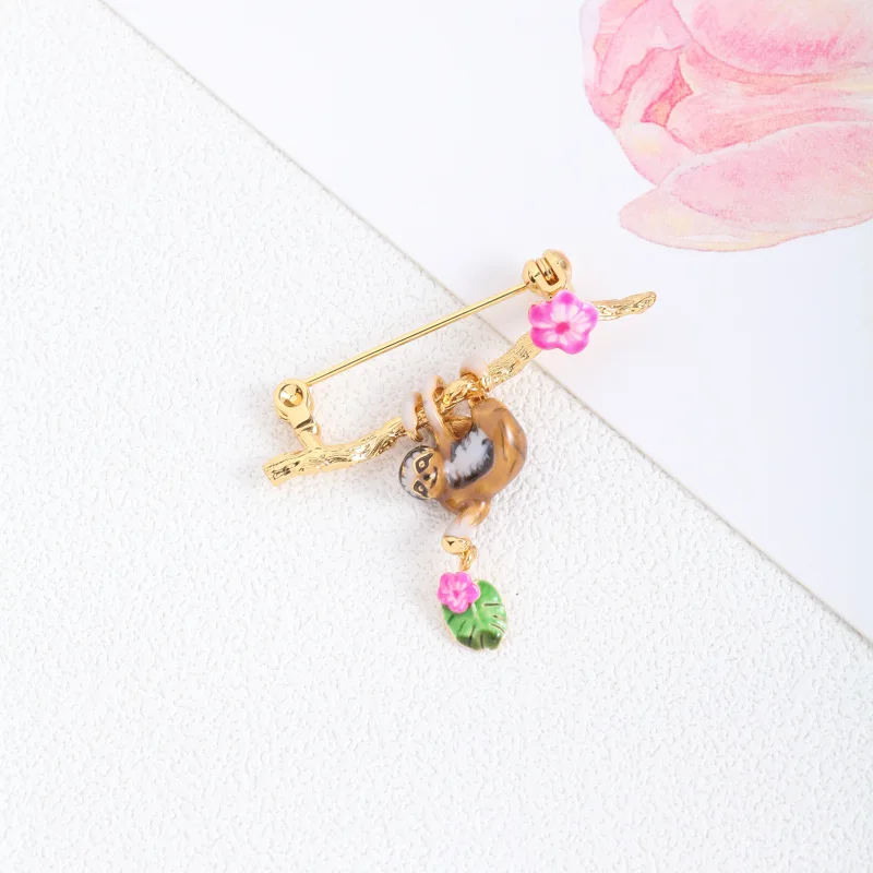 

European and American Jewelry Wholesale Hand Painted Enamel Glaze Cute Playful Sloth Pink Flower Pin Brooch Accessory for Women