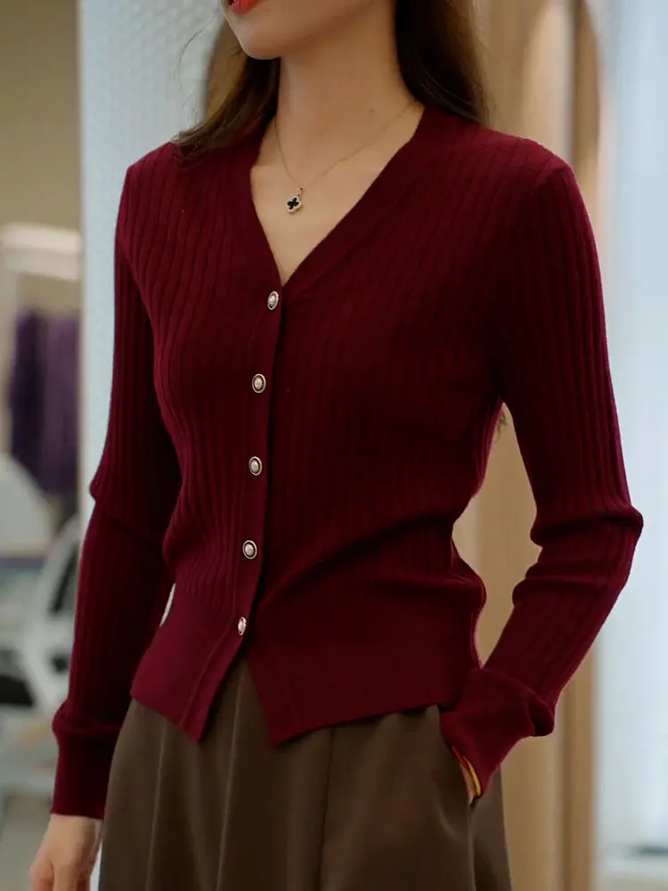

Новый элегантный приталенный вязаный кардиган с V-образным вырезом цвета винного красного вина для женщин, осенний, с длинными рукавами, высокое качество