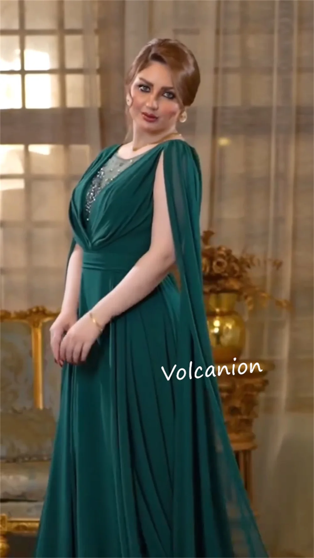 فساتين طويلة مخصصة من الشيفون مطرزة على شكل حرف a ورقبة دائرية مناسبة مخصصة للحفلات الراقصة أنيقة وبسيطة وحديثة