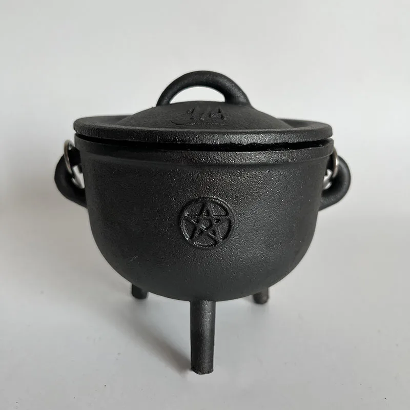 Hot Sale Halloween Pentacle Witch Magic Pentagram Crucible Wax Table Altar Witch Burning Pot Cast Iron Three Legs Cauldron