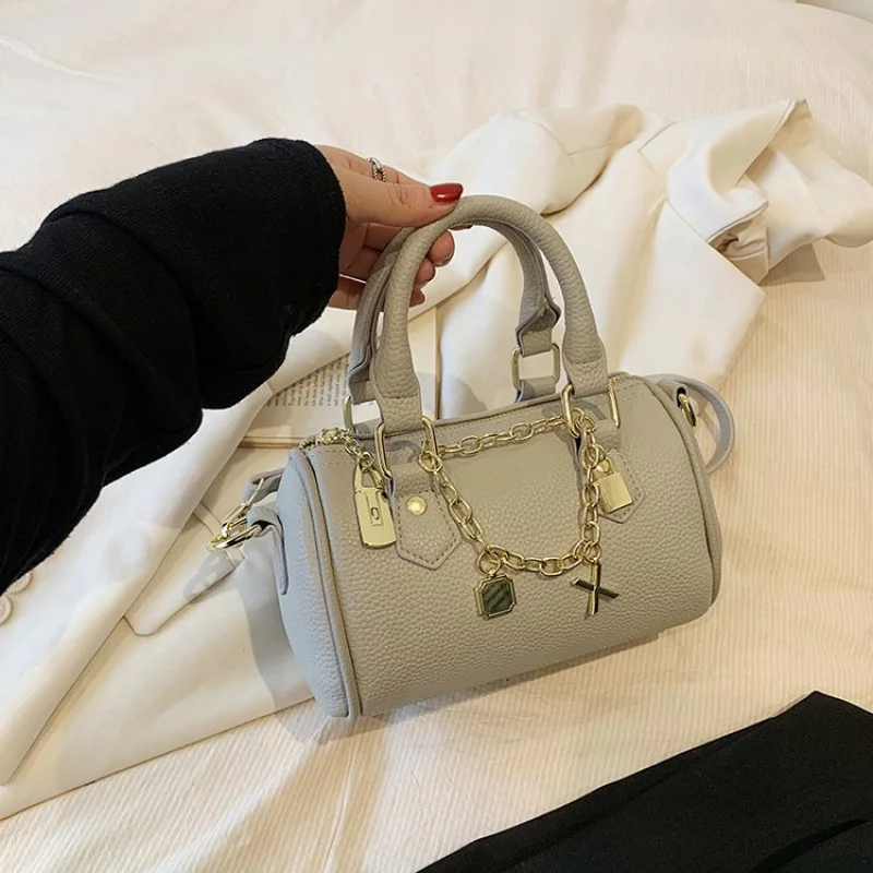 Women's Elegant Leather Crossbody Bag Featuring Simple Vintage Style And Paris Designer Aesthetic Perfect For Daily Use​