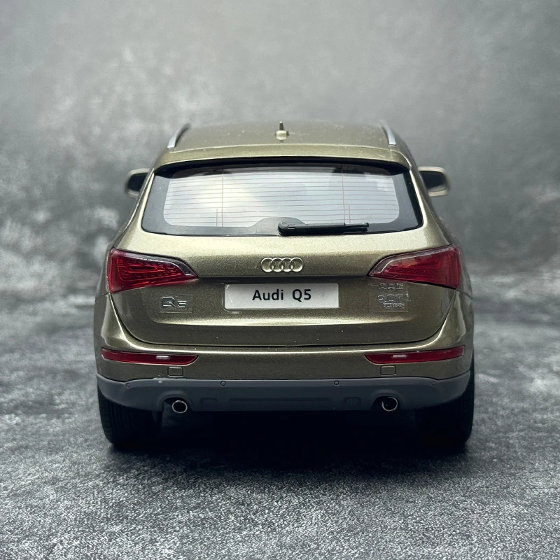 Kyosho OEM 1:18 FOR Audi Q5 SUV Collection of metal car models Static display of holiday gifts