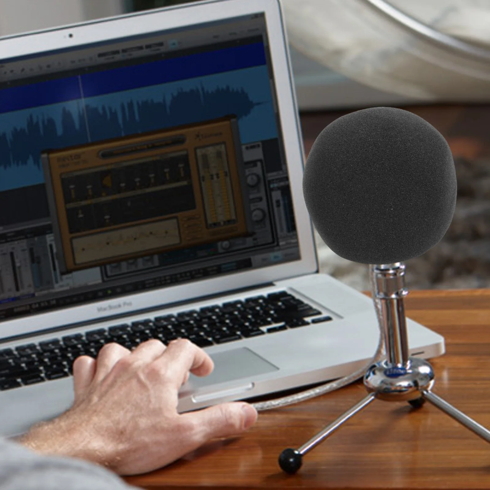 

Microphone Sponge Protector Wind Noise Reduction Cover for Snowball Condenser Mic Outdoor Use Microphone Protective Cover