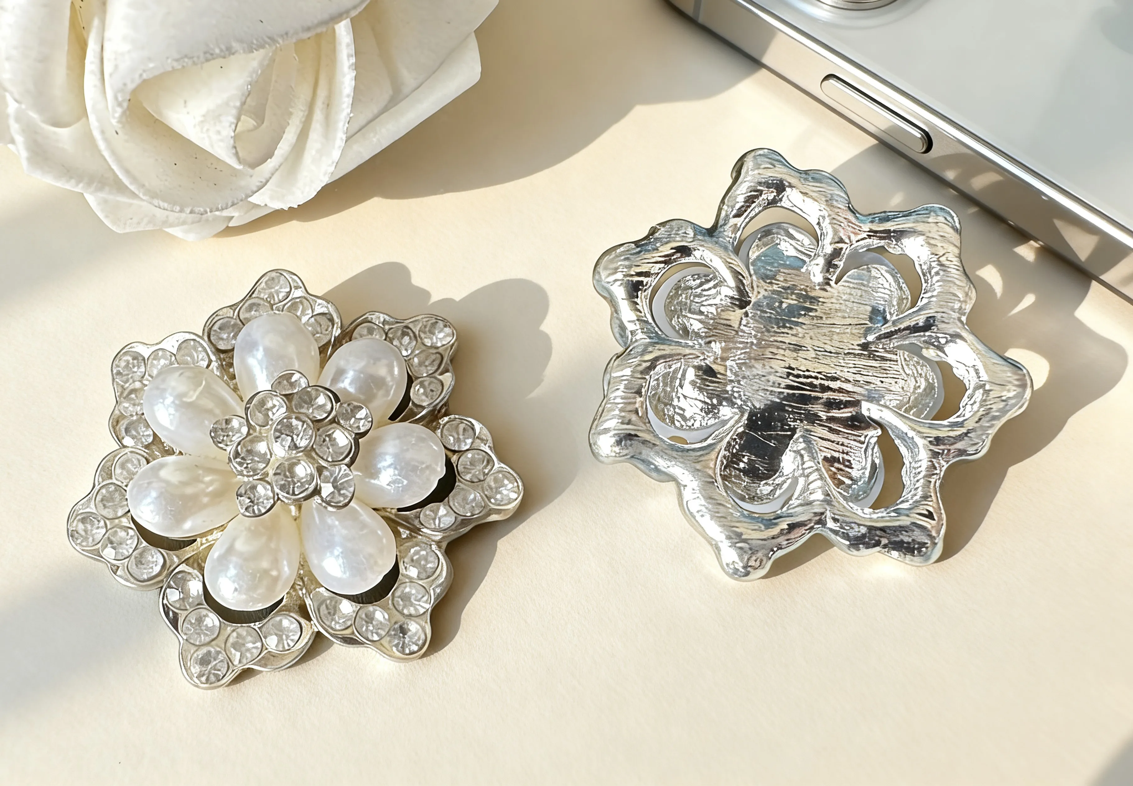 2Pcs/Lot 40MM Luxury Handmade Silver Flower Rhinestone Buttons,Sparkling Pearl Flatback for Wedding Dressing Craft Decoration