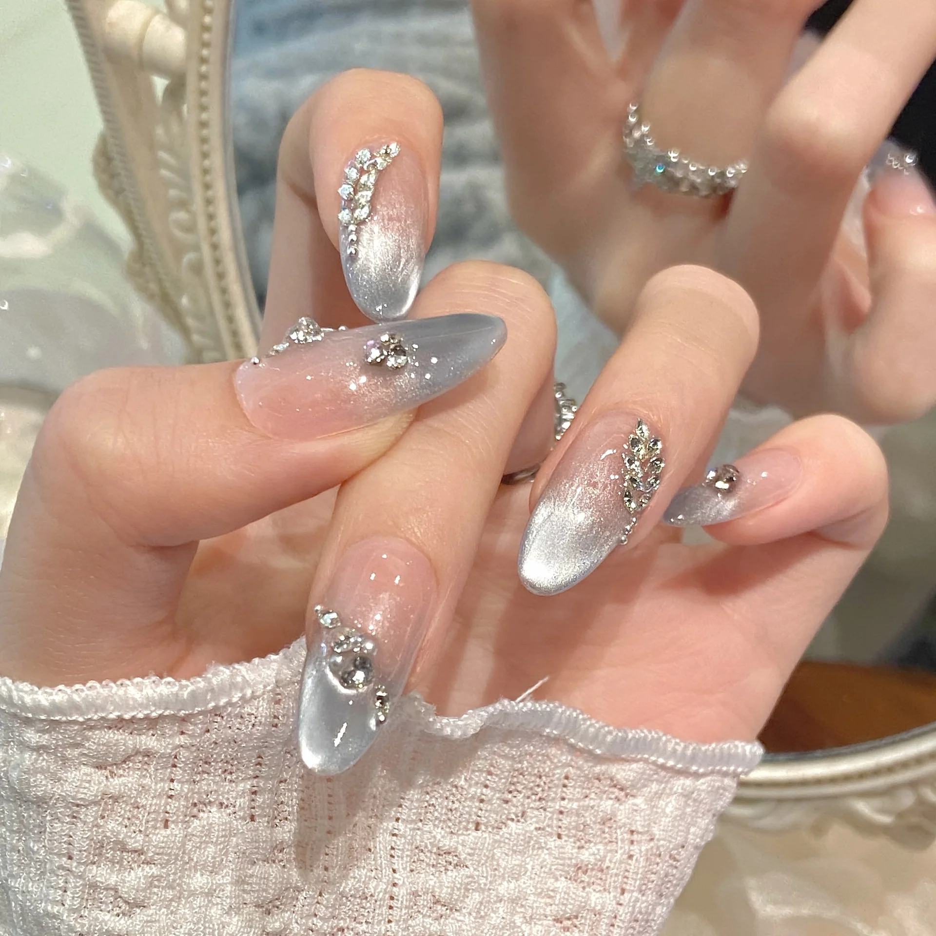 

10pcs Simple Handmade Fake Nail Tip Gradient Pink Design False Nail Art Reusable French Cat's Eye Mid-length Oval Press on Nails