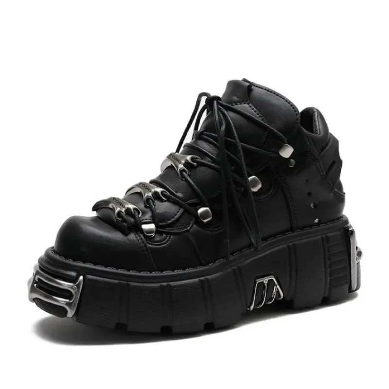 

Зимние кроссовки в стиле панк 6 см, осенняя женская обувь из натуральной кожи, мотоциклетная обувь на платформе, женские массивные кроссовки с металлическим декором в готическом стиле