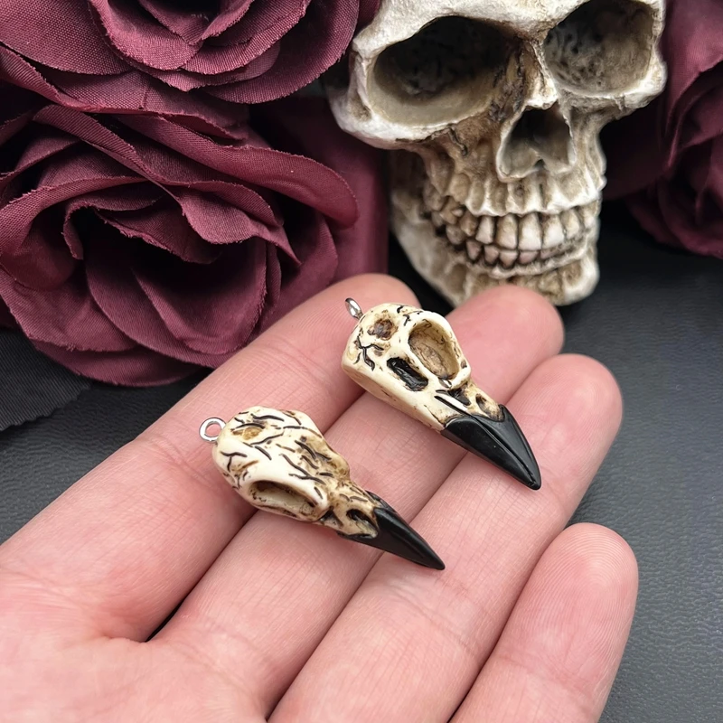 4pcs 34*14mm 3D Raven Skull Charms Magpie Skull Resin Replica Pendant Designer Charms Fit Jewelry Making DIY Jewelry Findings