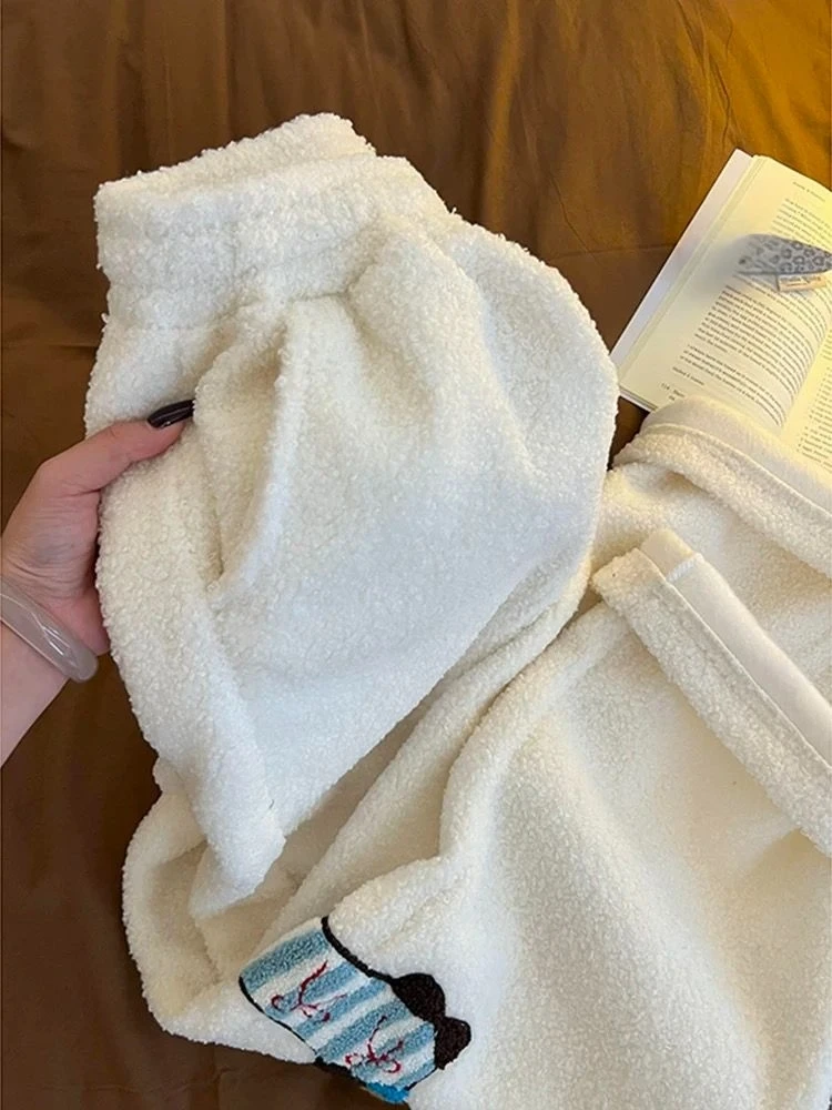 سراويل واسعة الساق للخريف والشتاء للنساء مصنوعة من لحم الضأن، تتميز بدفء قوي، مقاس فضفاض، نزهات غير رسمية مطرزة بحروف