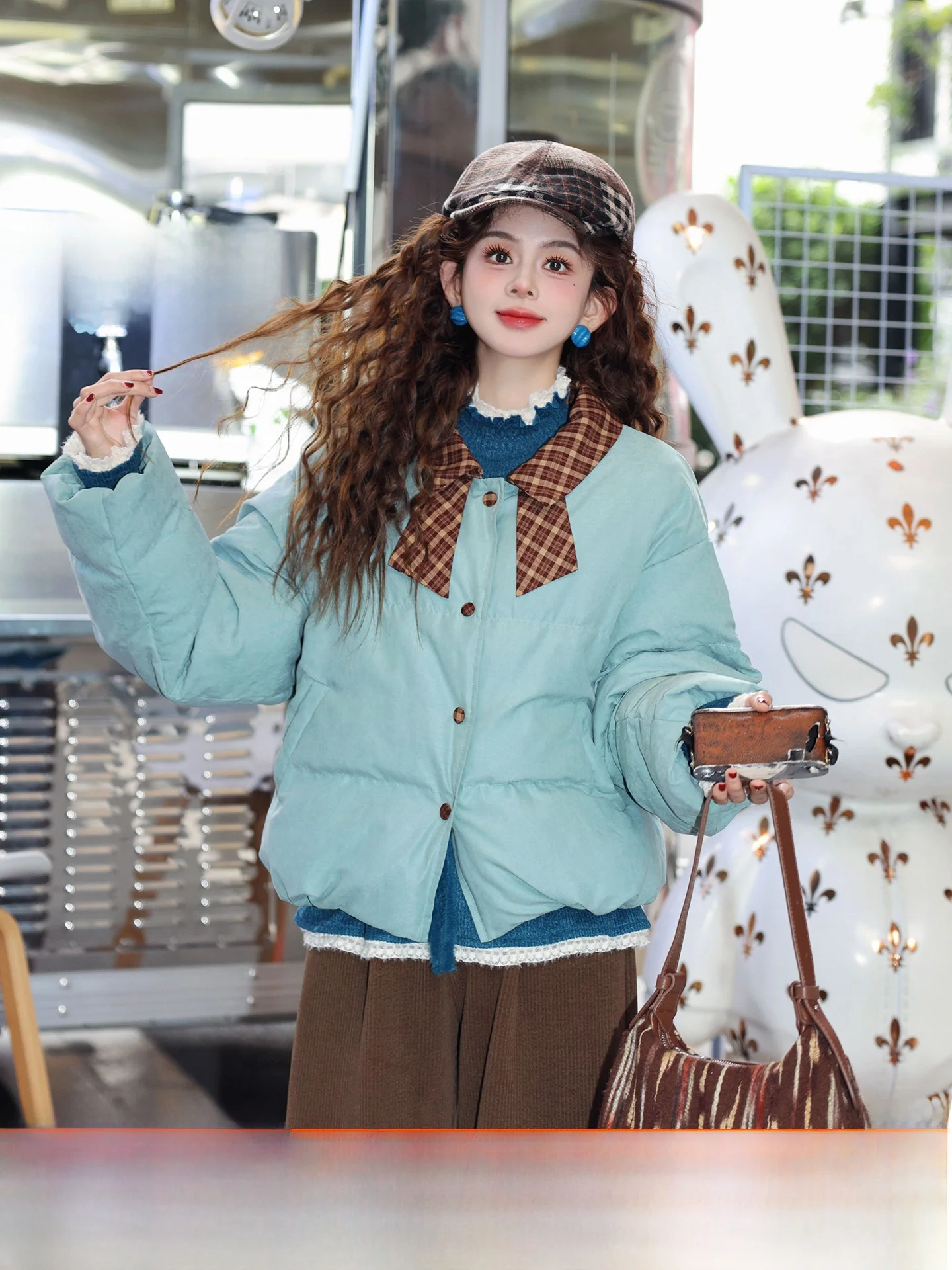 

Синяя пуховая куртка для женщин, зимняя теплая повседневная верхняя одежда, серия Chen Jiajie Wind Blue, винтажный стиль, свободный крой, с узлом