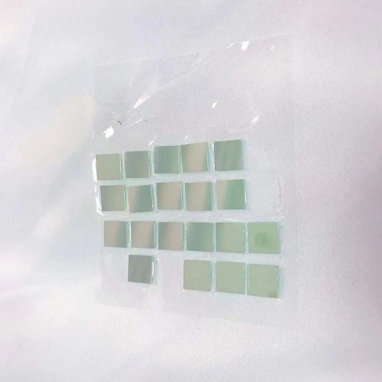 Filtro de paso de banda estrecho y vidrio transparente con revestimiento AR, cada tipo 40 piezas, tamaño 8,3x9,2x0,5mm, 530nm