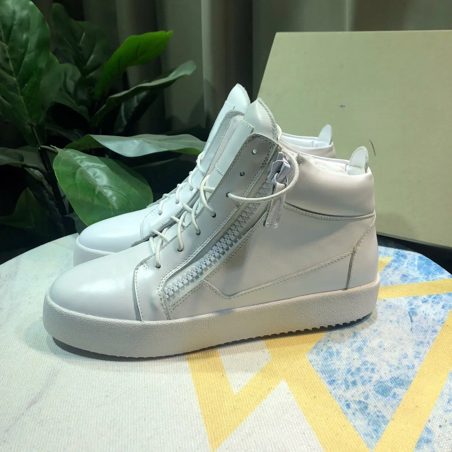 

Top Quality Classic Mens Casual Sneakers Women High-top Real Leather Tennis Luxury Brand Designer Unisex Sports shoes 0650