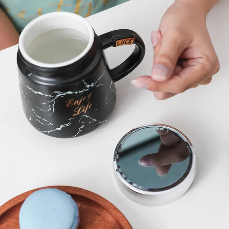 

New fashion trend gift with lid, mug, mirror cover, office handle, ceramic water cup, classic creative men's and women's cup