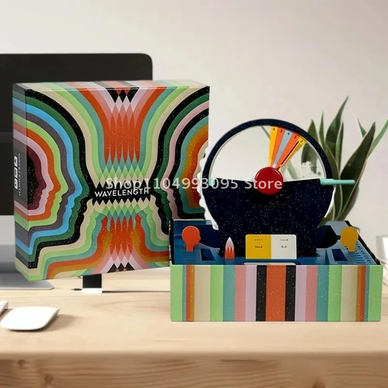 

1 комплект настольной игры для праздничных развлечений; 2–12 игроков; английский