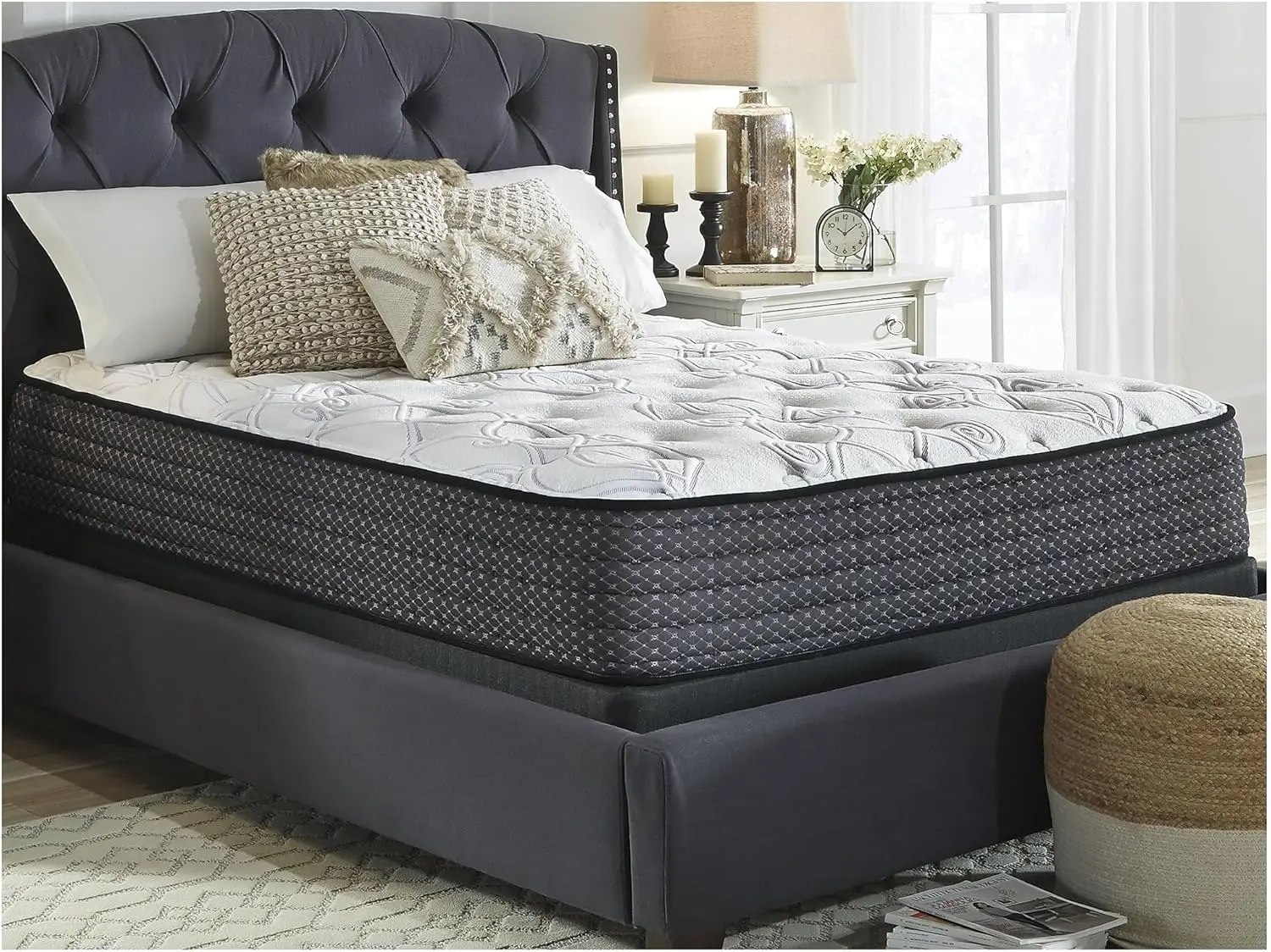 

Queen Size Limited Edition 11 inch Plush Hybrid Mattress with Lumbar Support Gel Memory Foam