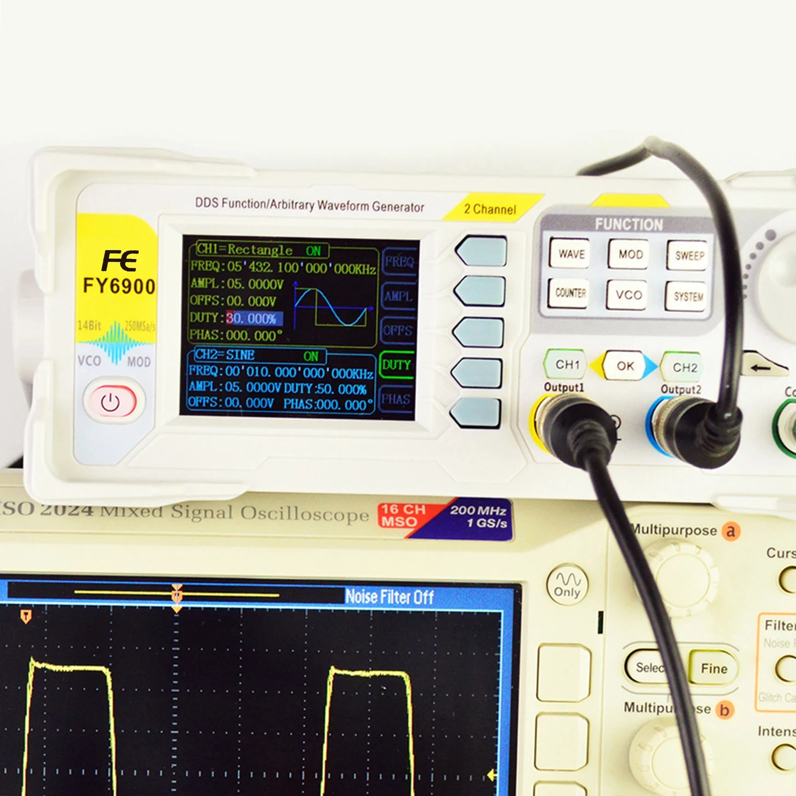 FY6900 100 MHz Generator sygnału funkcyjnego DDS Dwukanałowy generator sygnału funkcyjnego/generator przebiegów arbitralnych Źródło sygnału impulsowego