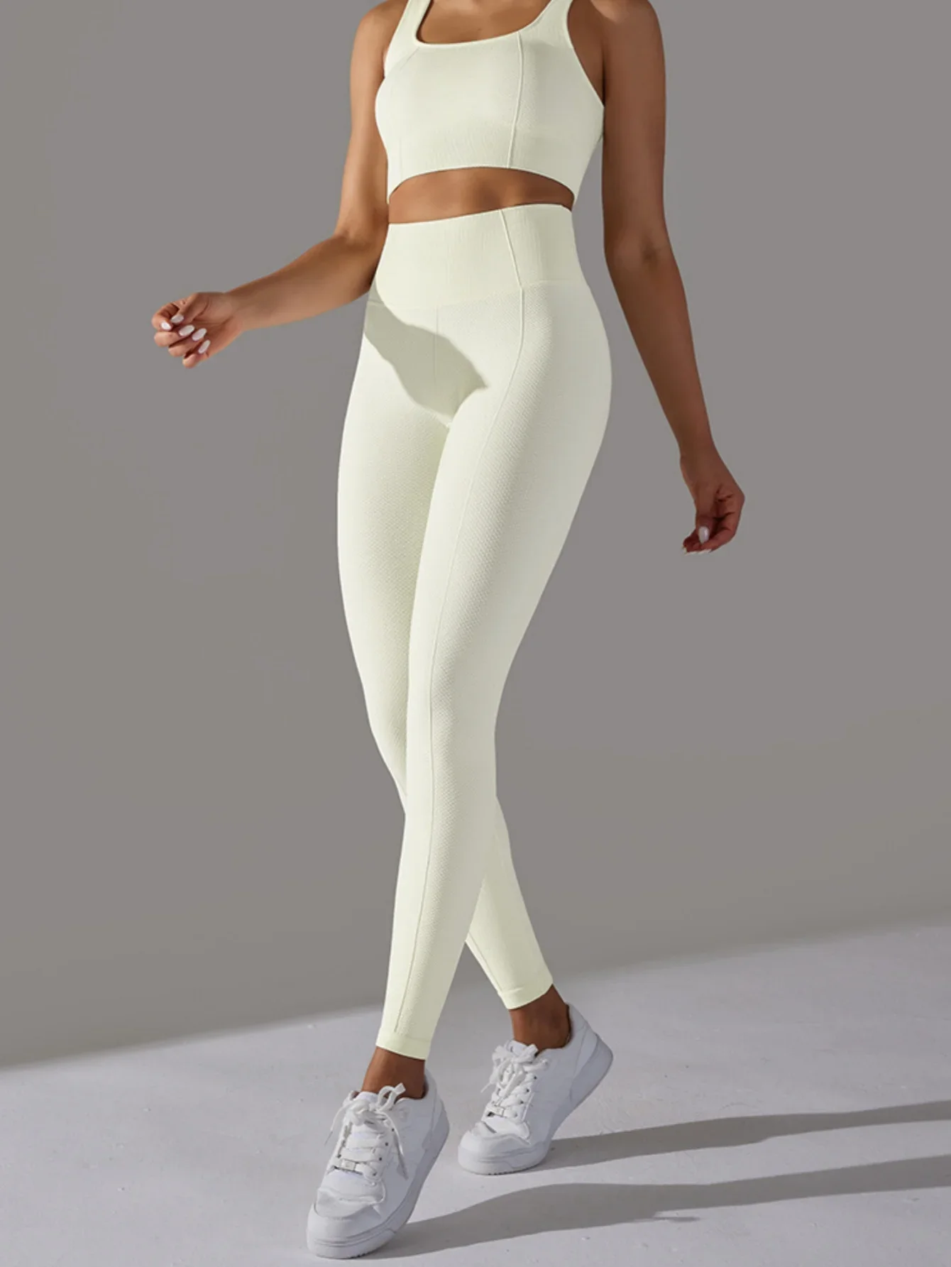 

Seamless high waisted and hip lifting golf polka dot jacquard sports yoga pants