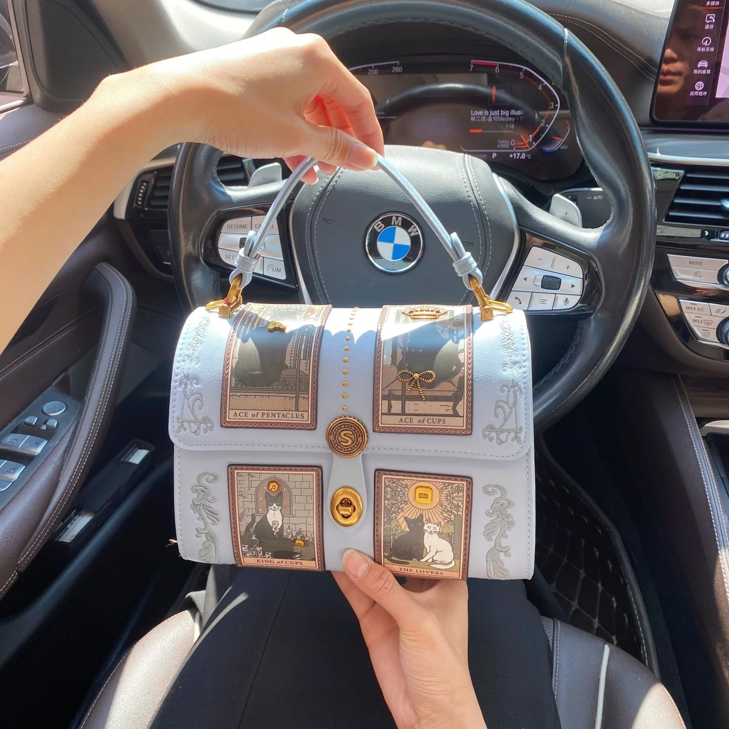 Luxury and Elegant Handheld Boston Bag with Premium Embroidery and High Quality Leather Women's New Fashion Single Shoulder Bag