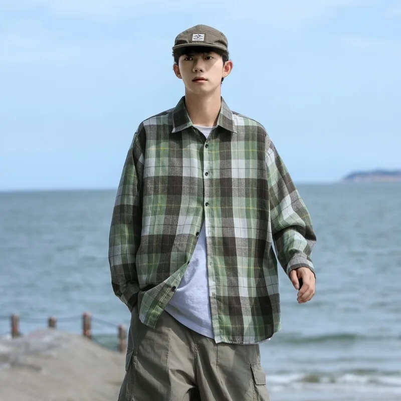 

Loose Casual Plaid Long Sleeve Shirt Men's Spring Fashion Polyester Fiber Standard Fit Youth Popular Style Button Closure Coat