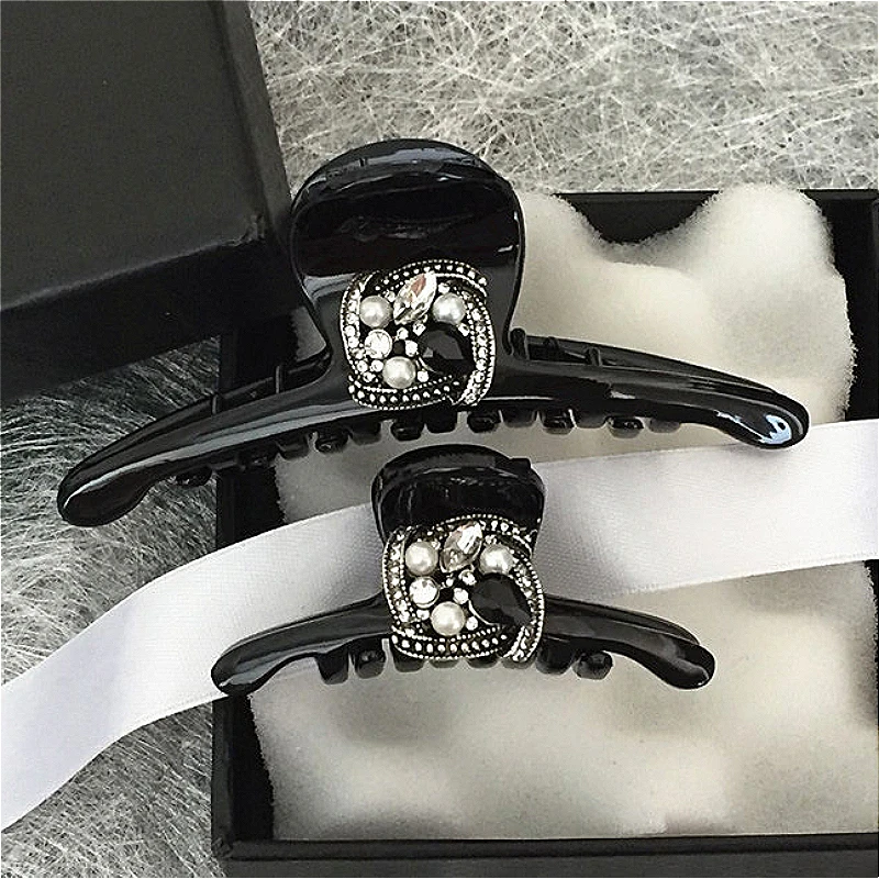 

Korean Vintage Elegant Resin Large Size Hair Grab Clip for Girls Simple Ponytail Retro Rhinestone Hairclip Accessories Women