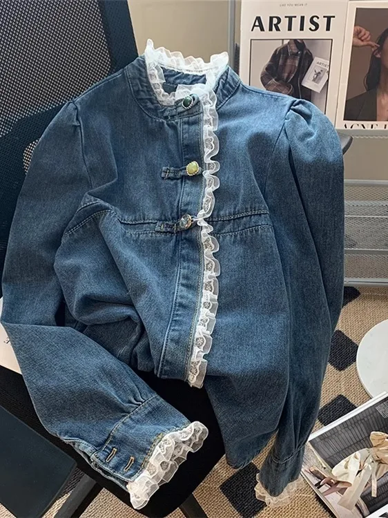 

Женская джинсовая рубашка больших размеров с кружевом, модная короткая куртка для создания молодого и элегантного образа, стиль для повседневной носки, с длинным рукавом, весна-осень