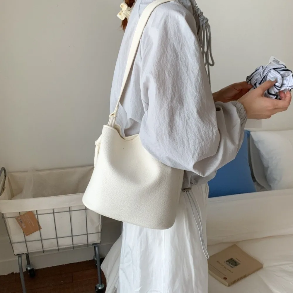 

Trendy Solid color Women Shoulder Bag Korean Leisure Soft Leather Bucket Bag Commute Pu Leather Underarm Bag Daily