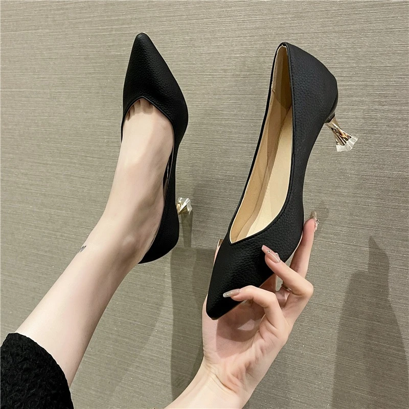 

Новые стильные туфли из мягкой кожи с острым носком на тонком каблуке для весны и осени 2026 года, универсальные, на низком каблуке