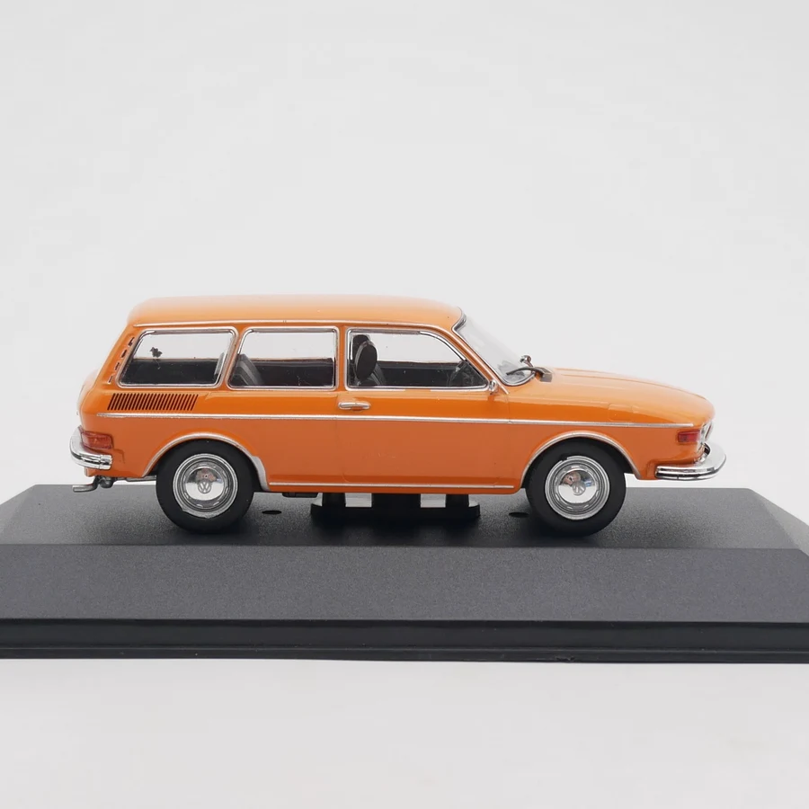 Toy Vehicle Collection Ixo 1:43 Volkswagen 412Variant 1972 Diecast Car Model