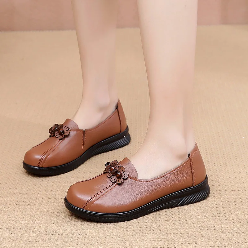 

Black Leather Loafers For Women With Beaded Flower Detail And Round Toe Non Slip Flat Sole Comfortable Casual Office And Daily