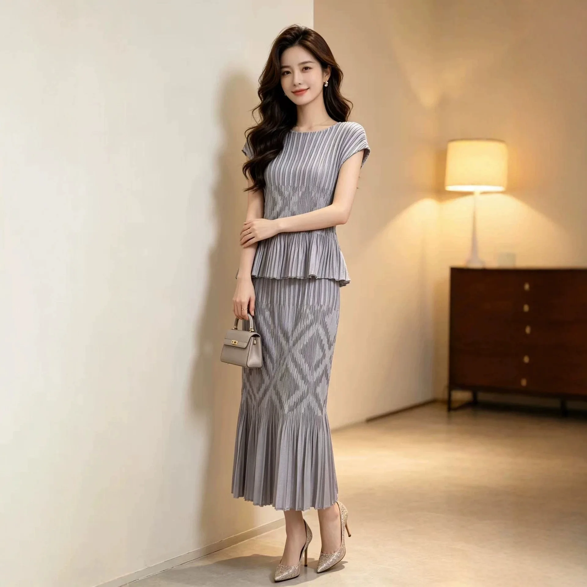 Miyake Pleated Women's Suit 2026 Japanese Design Loose Ruffled Round Neck Short-sleeved Top + Elastic Waist Skirt Two-piece Set view 4