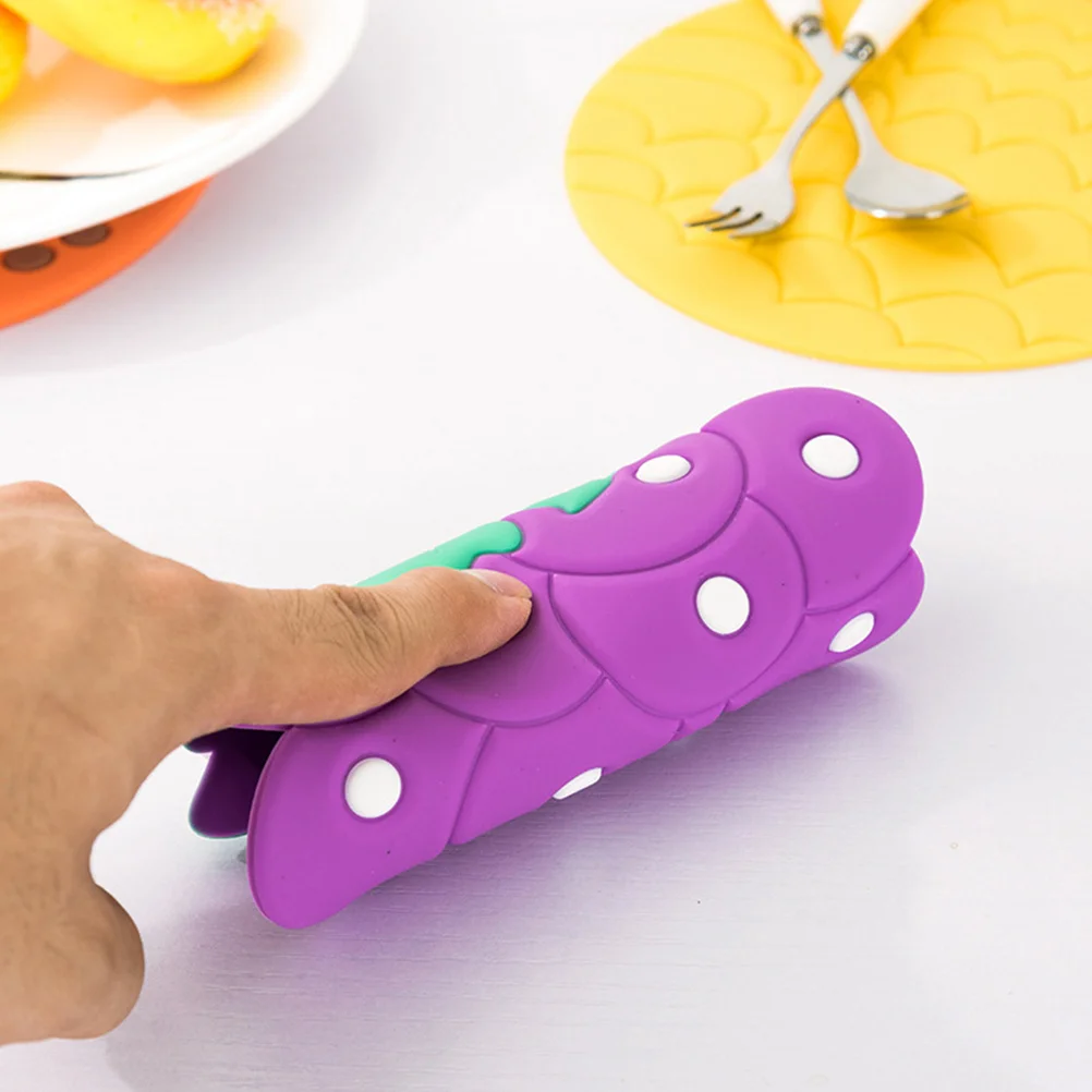 

4Pcs Heat Insulated Silicone Mat Table Placemat Protective Pot Holder for Kitchen Dining Placemat Table Mat