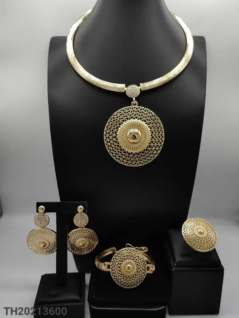 

Fashion New In Gold Plated Dubai Jewelry Set Necklace Wedding Earrings Ring Bracelet Women Bridal Jewelry Accessories Silver