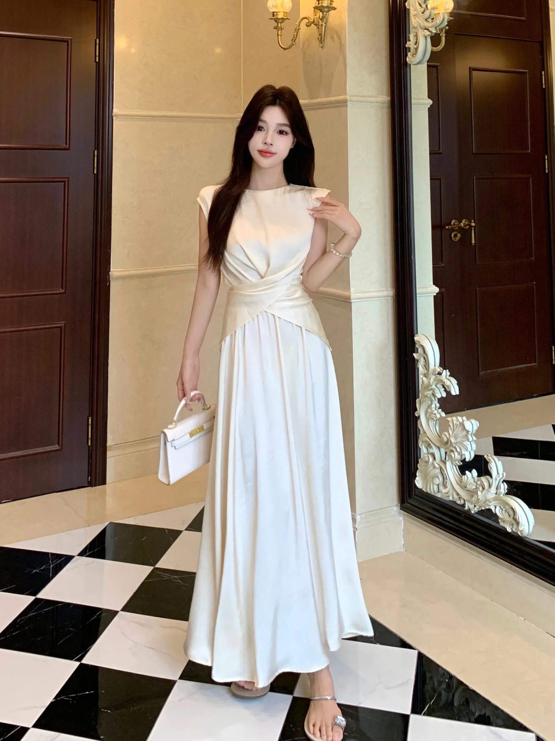 

Женская атласная юбка больших размеров с поясом, летняя новинка, миди, А-силуэт, расклешенный подол, корейский стиль, высокая талия