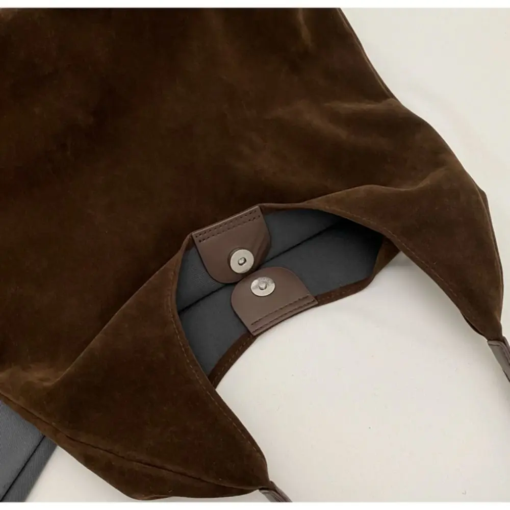 Large Capacity Suede Shoulder Bag Autumn and Winter Vintage Women's Bag Solid Color Simple Versatile Bucket Bag image 6