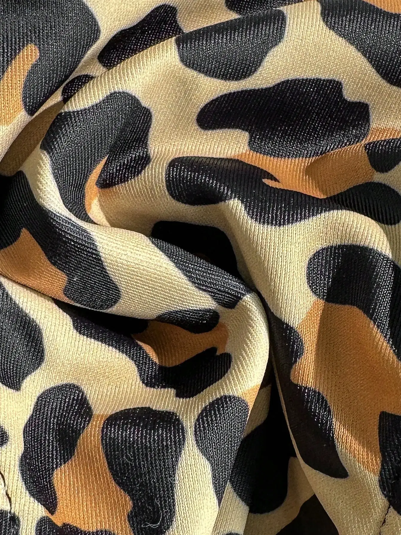 2025 Recién llegado, Top de Bikini con cuello Halter y bloques de Color con estampado de leopardo elegante y a juego, parte inferior de Bikini con Tanga y estampado de leopardo