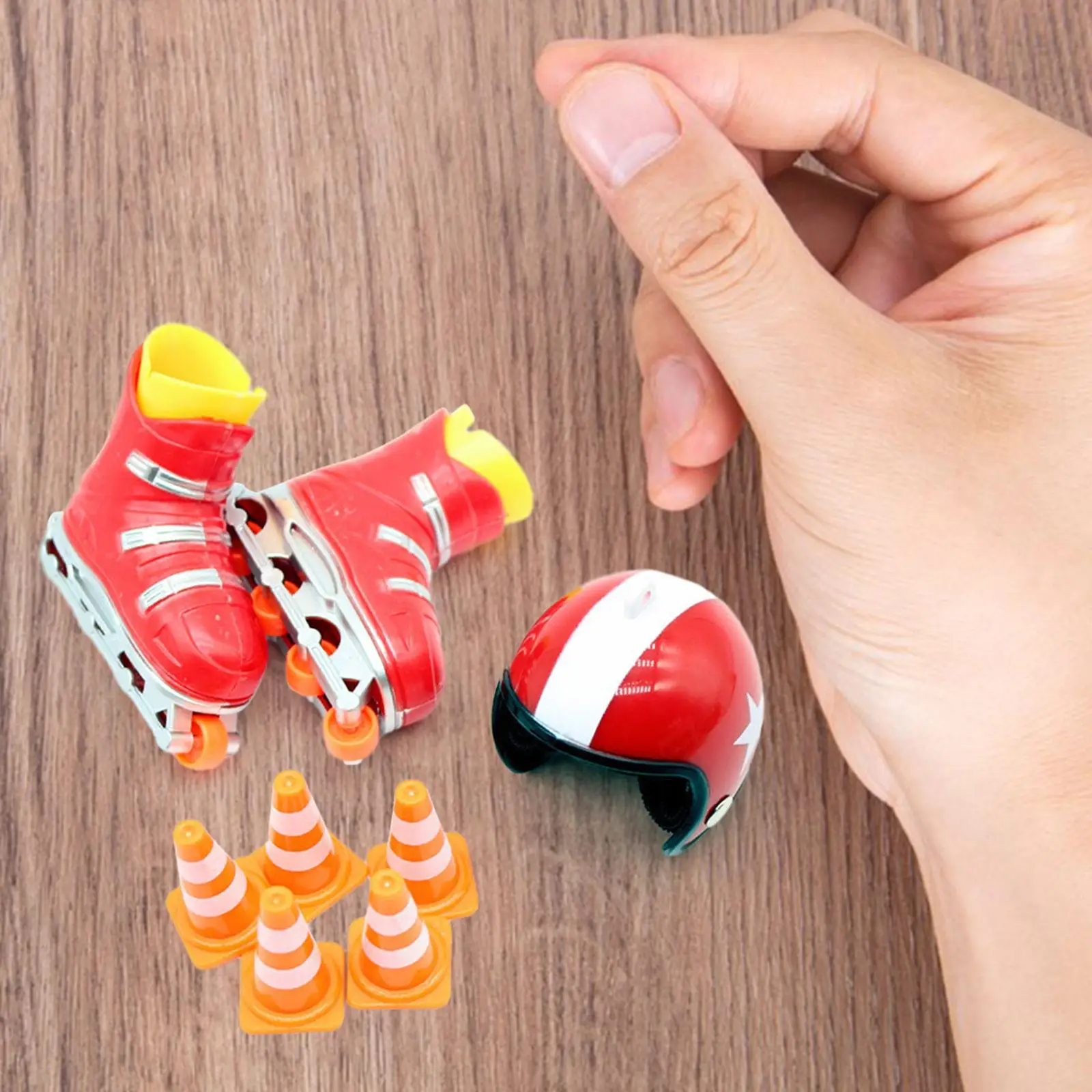 5x Miniature Skating Set with Protective Gear for Dollhouse Decor